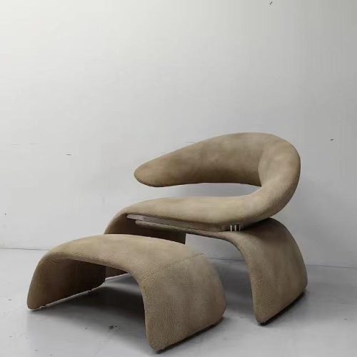 Fauteuil Design Sculptural avec Repose-pieds – Confort Haut de Gamme et Élégance Moderne